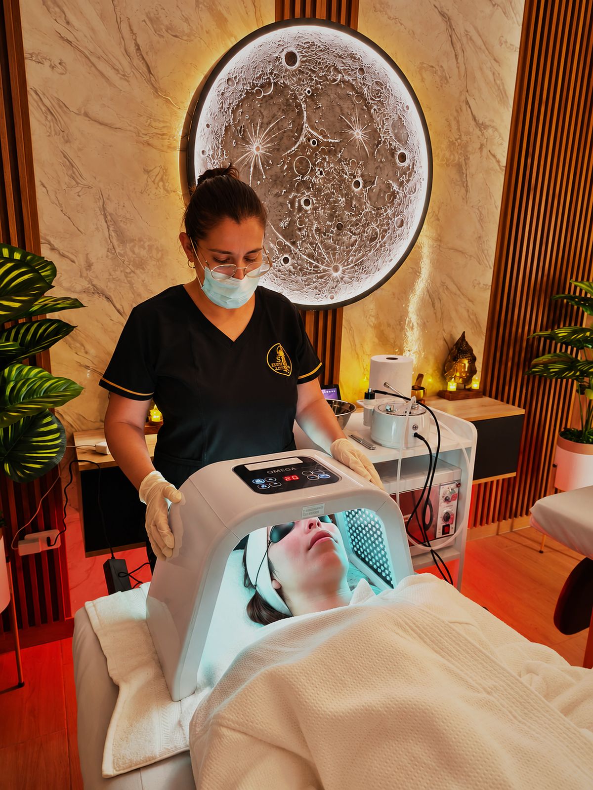Facial Rejuvenecedor con Aparatología